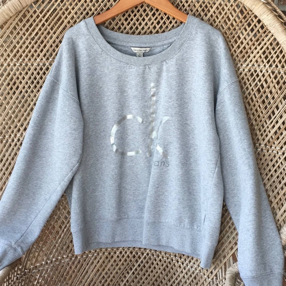 Calvin Klein gray 😓 sweatshirt 108